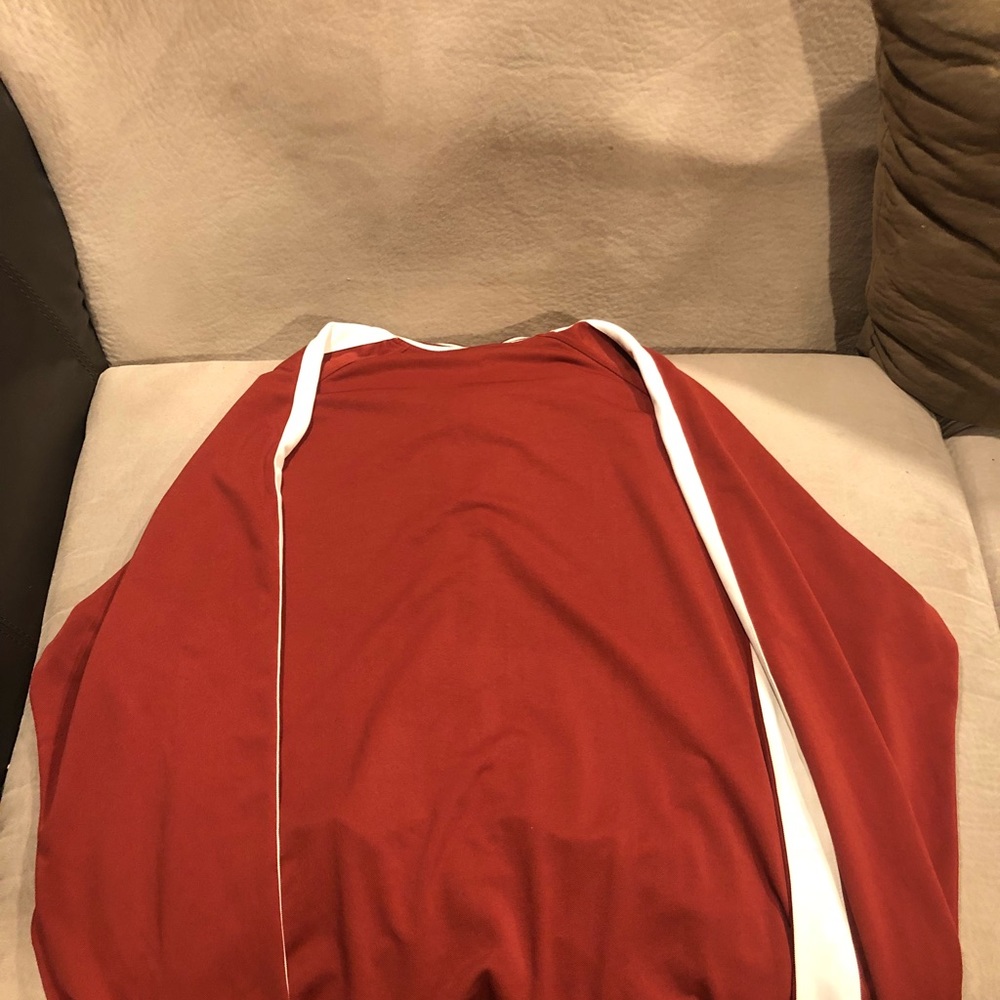 Burgundy zip up worn once for a few hours - Picture 4 of 4